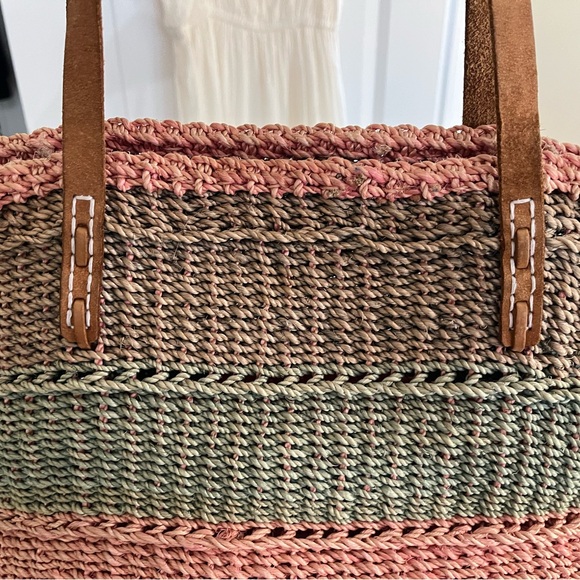 Woven Colorblock Straw Bag with Leather Handles - Picture 3 of 4